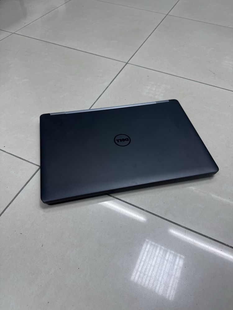 Лаптоп DELL latitute E5570 i5