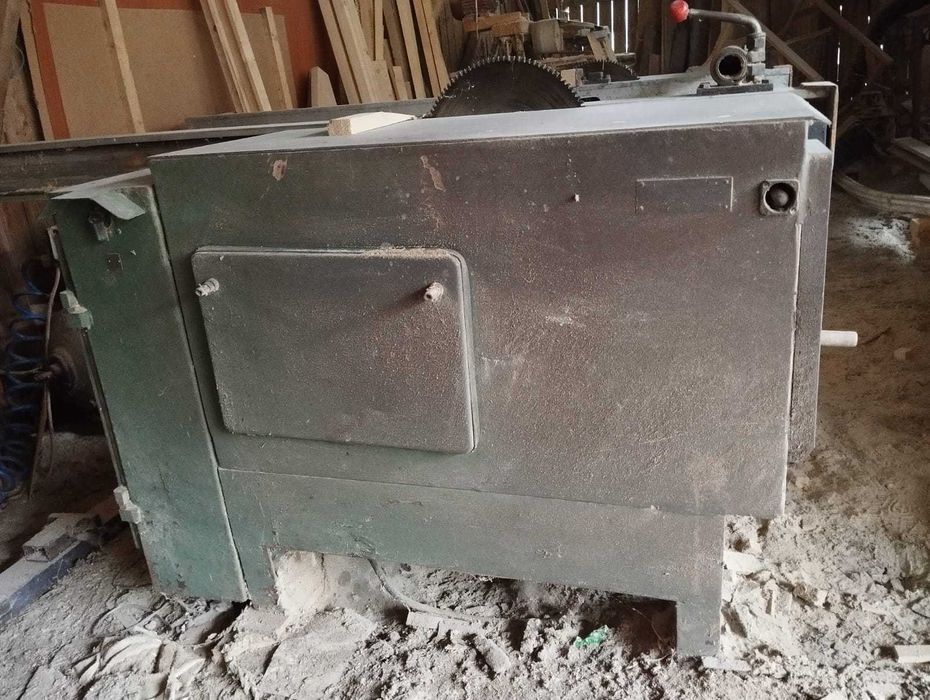 Utilaj tamplarie-Circular cu masa mobila