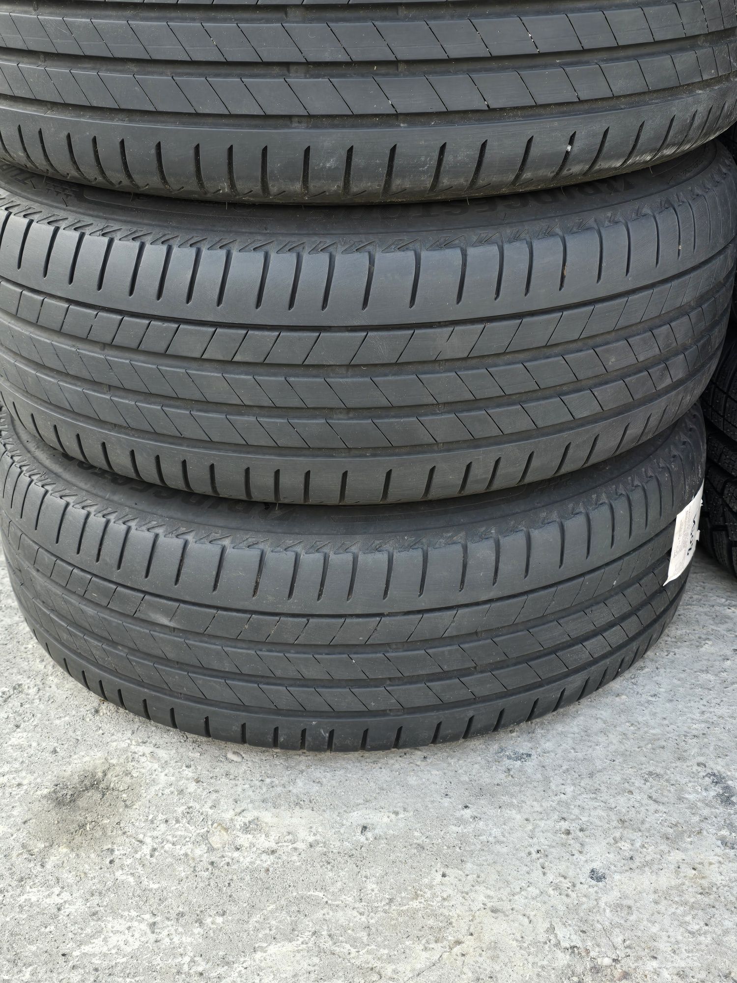 4 Броя 185/65/15 Bridgestone 2x7,5mm 2x6mm 22dot