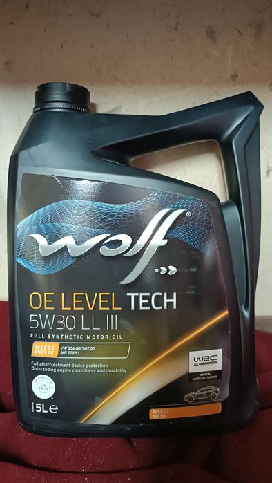 Двигателно Масло 5w30. WOLF