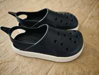 Papucei in stil Crocs