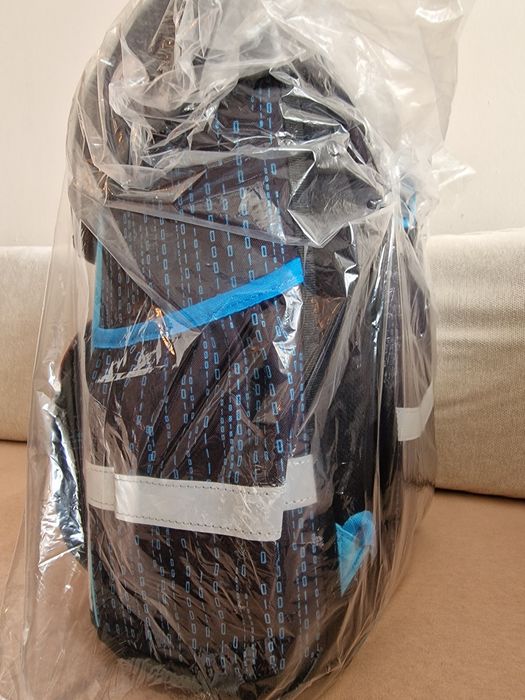 Продавам анатомична раница от уличната марка Gamester, с размери 32x38