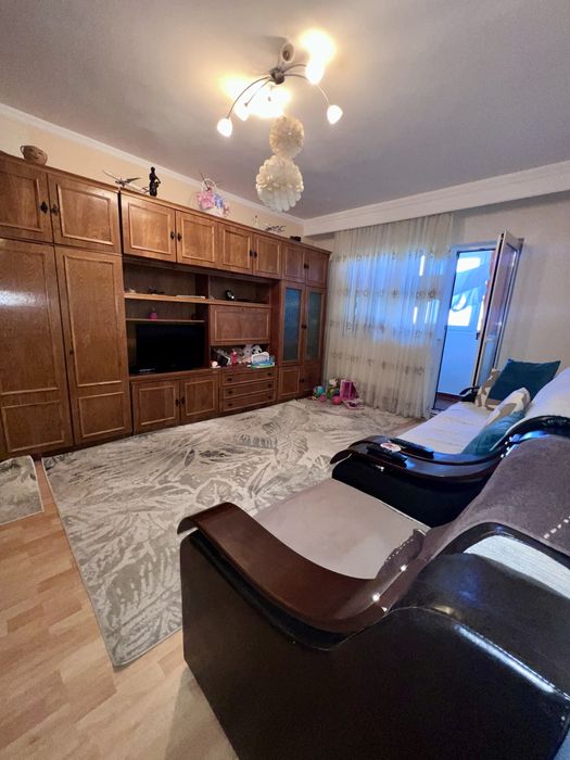 Vanzare apartament 3 camere