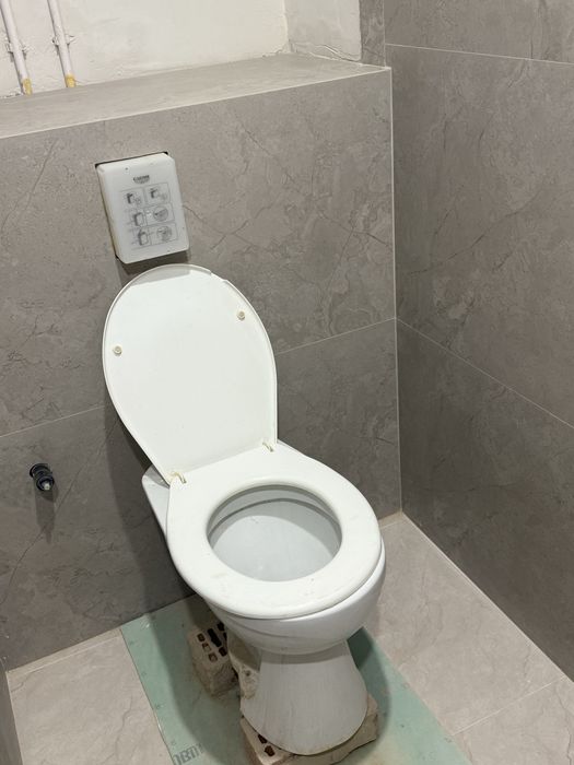 Продам .Унитаз б/у,