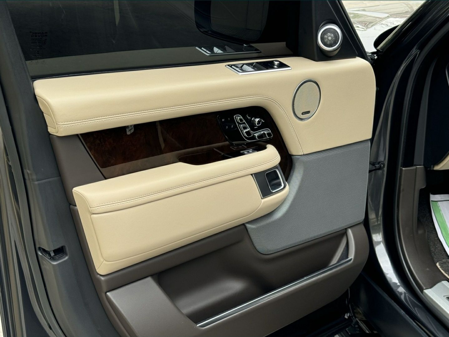 Land Rover Vogue Autobiography P525