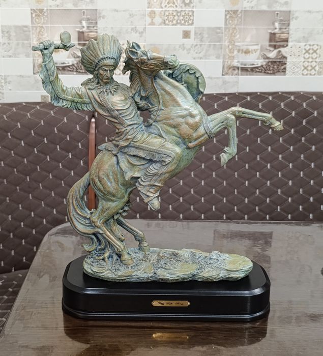 Статуэтка "Индеец на лошади"