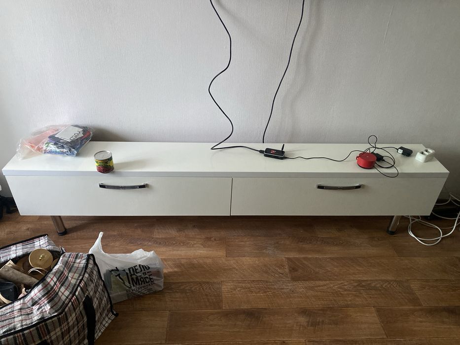 Тумба под телевизор 2.2