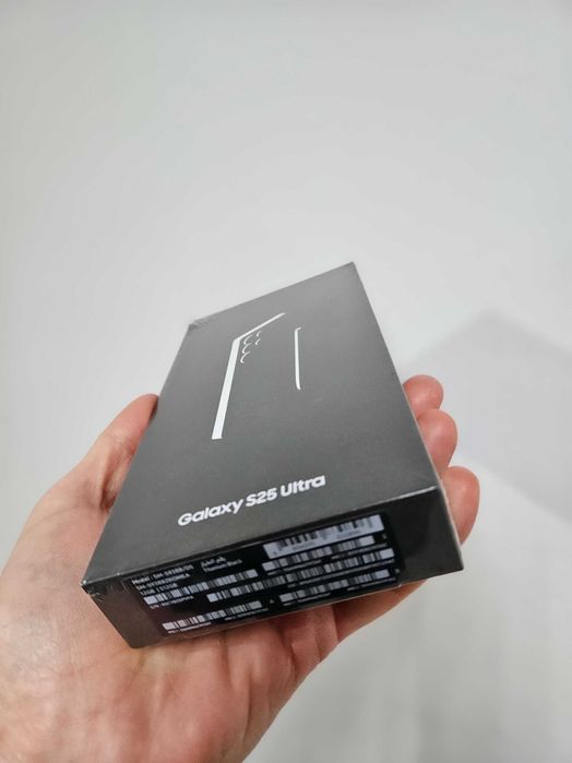 Samsung Galaxy S25 ultra 512 gb sigilat la cutie.