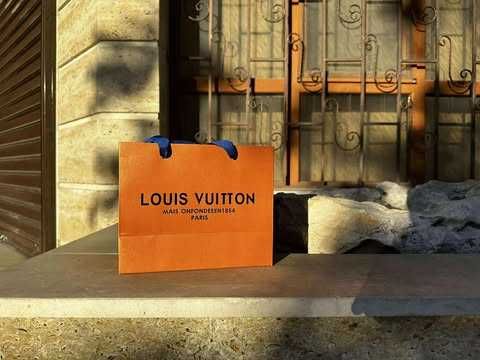 Продавам дамски  louis vitton колан