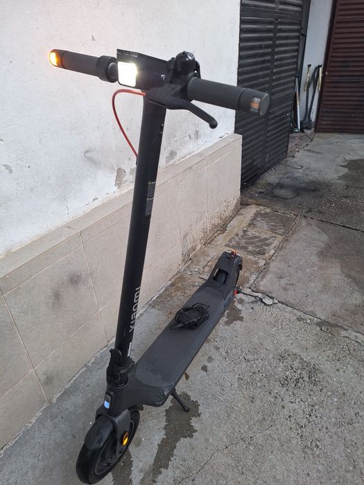 Тротинетка на ток Xiomi 350 w.
