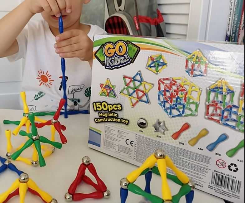 Joc constructie piese magnetice - Kids Go si cutie stickere