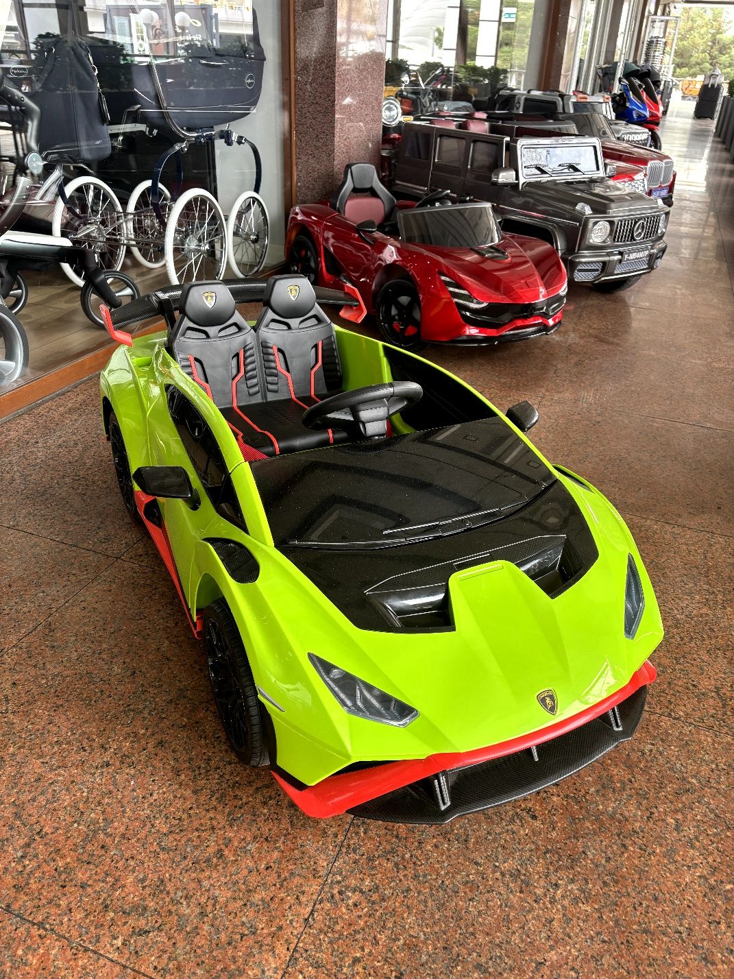 Bolalar mashinasi lamborghini

Model .555# EVA CAR 24V