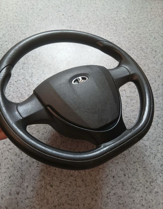 Продам руль 2114 новый
