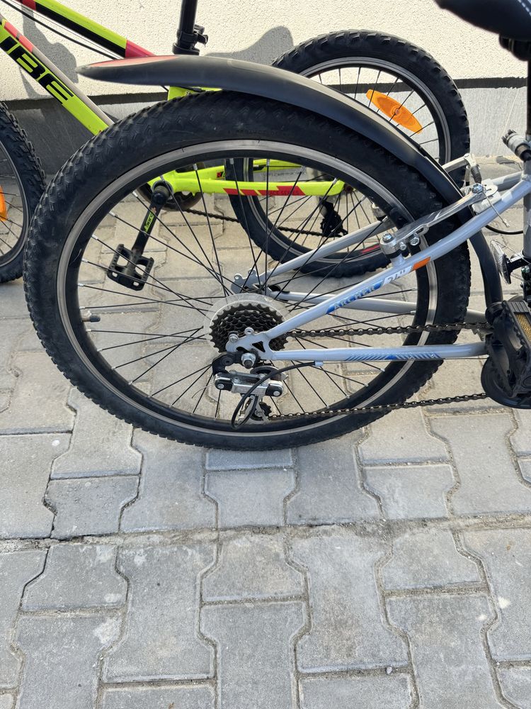Vand bicicleta  ARCHER 24 “ pentru copil, pentru varsta de 8-14 ani