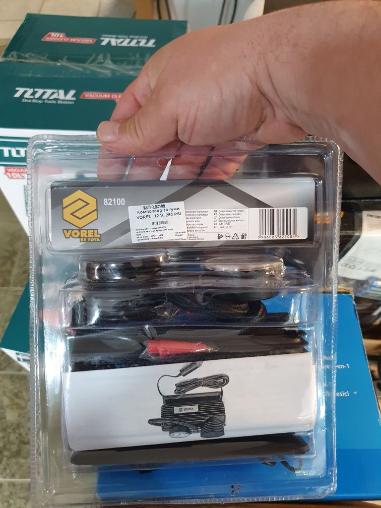 Компресор за гуми VOREL, 12 V, 250 PSI