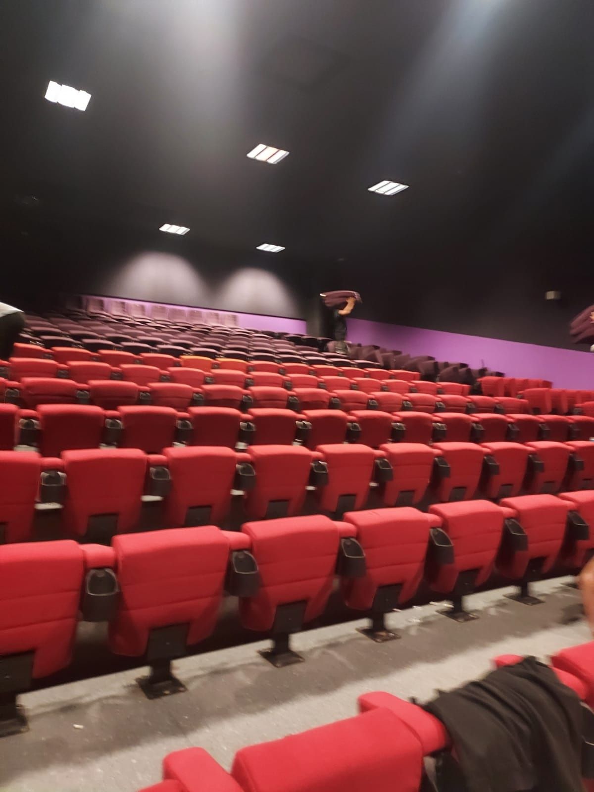 scaune cinema amfiteatru săli de sport tribune super confortabile