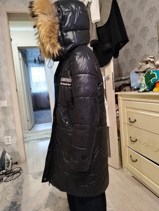 продам детскую зимную 2 шт куртку