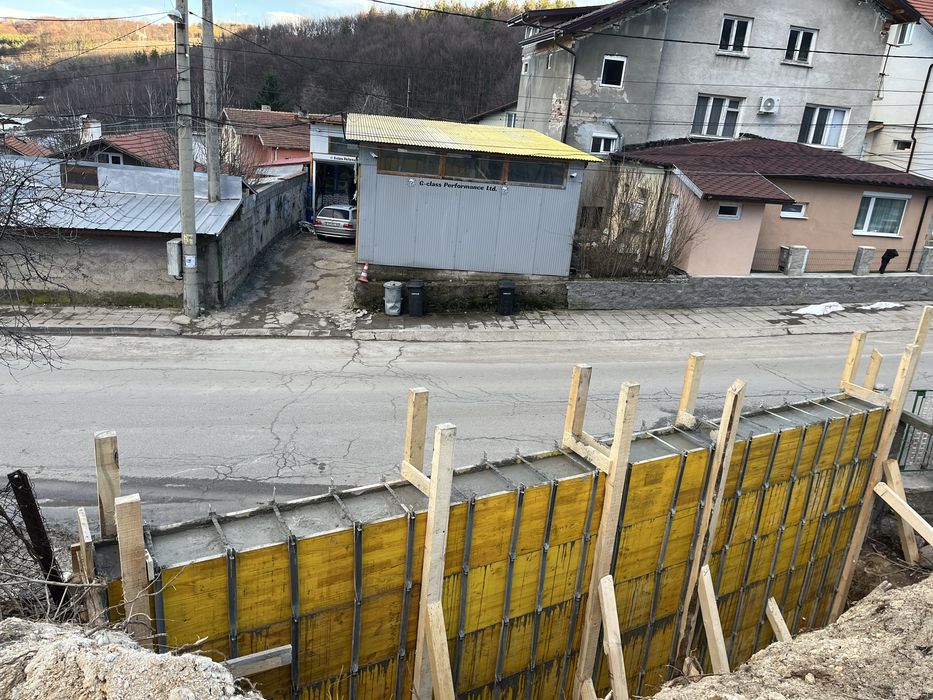 Строителство на къщи- груб строеж- бетонови съоръжения- подпорни стени