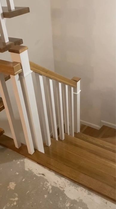 Scari lemn STEJAR la comanda