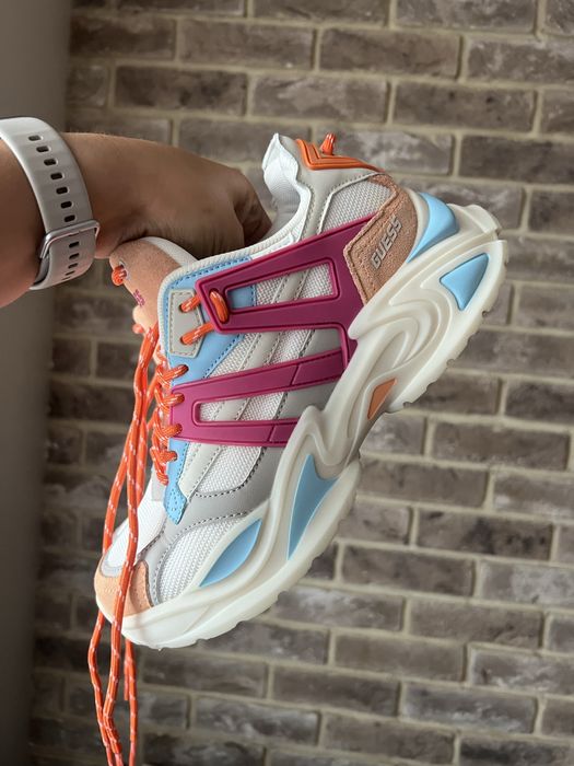 Adidași colorați Guess