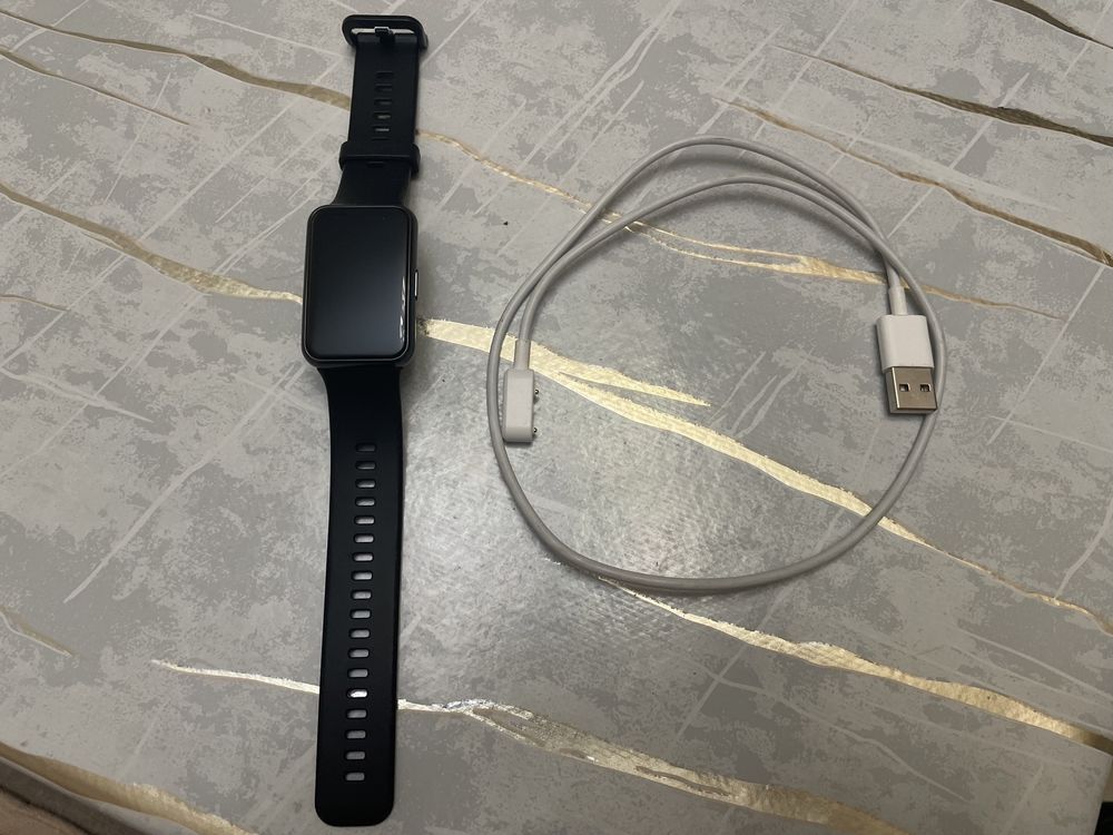 Электронные часы Huawei
