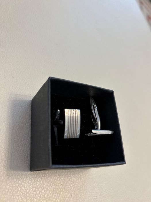 Butoni barbatesti argintii - impecabili