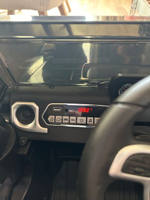 Акумулаторен джип MERCEDES-BENZ с родителски контрол