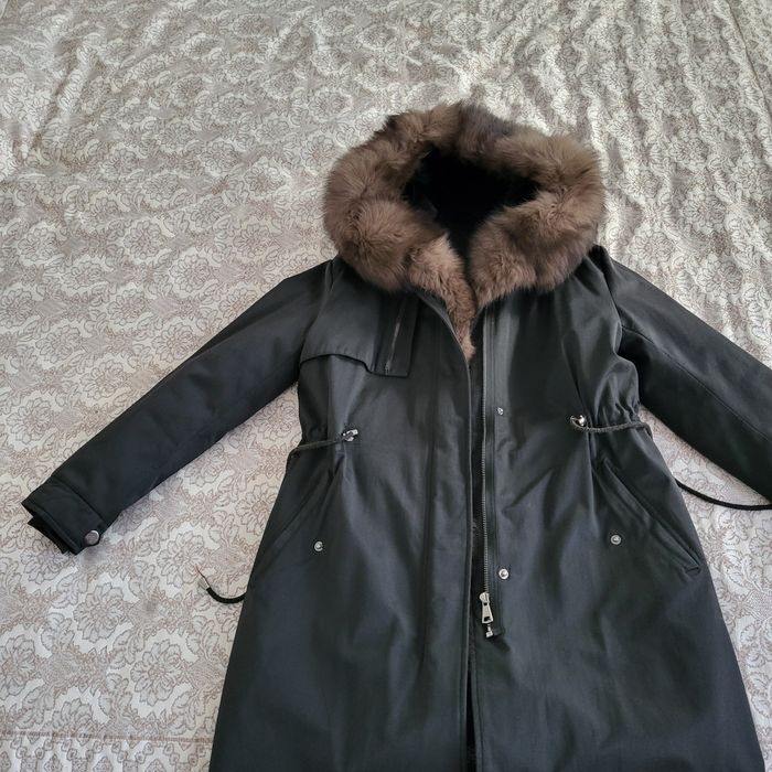 Парка   в отличном состоянии. Натуральный мех