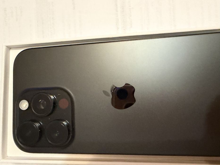 Продавам iPhone 16pro-256-GB Black Titanium-НОВ