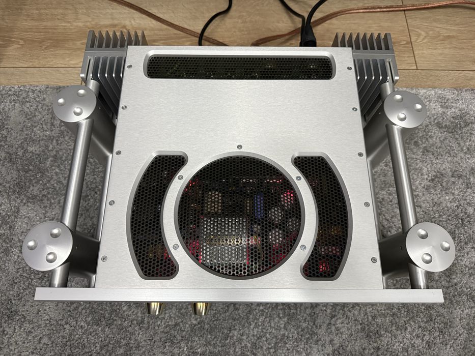 Amplificator Chord CPM 3300 (B&W, Focal, Luxman, Accuphase)