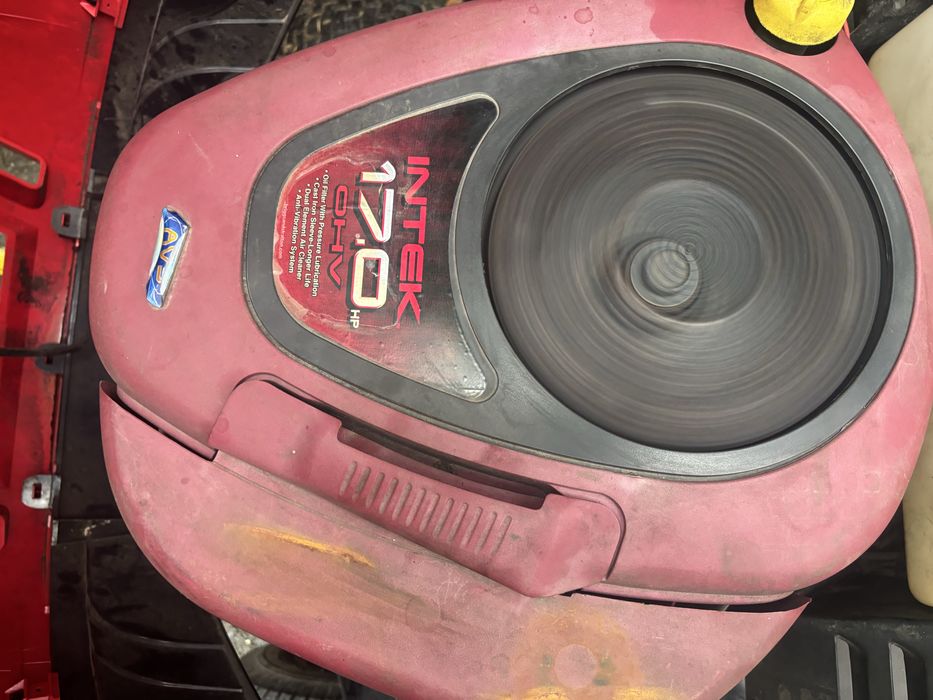 Vand tractor de tuns gazon