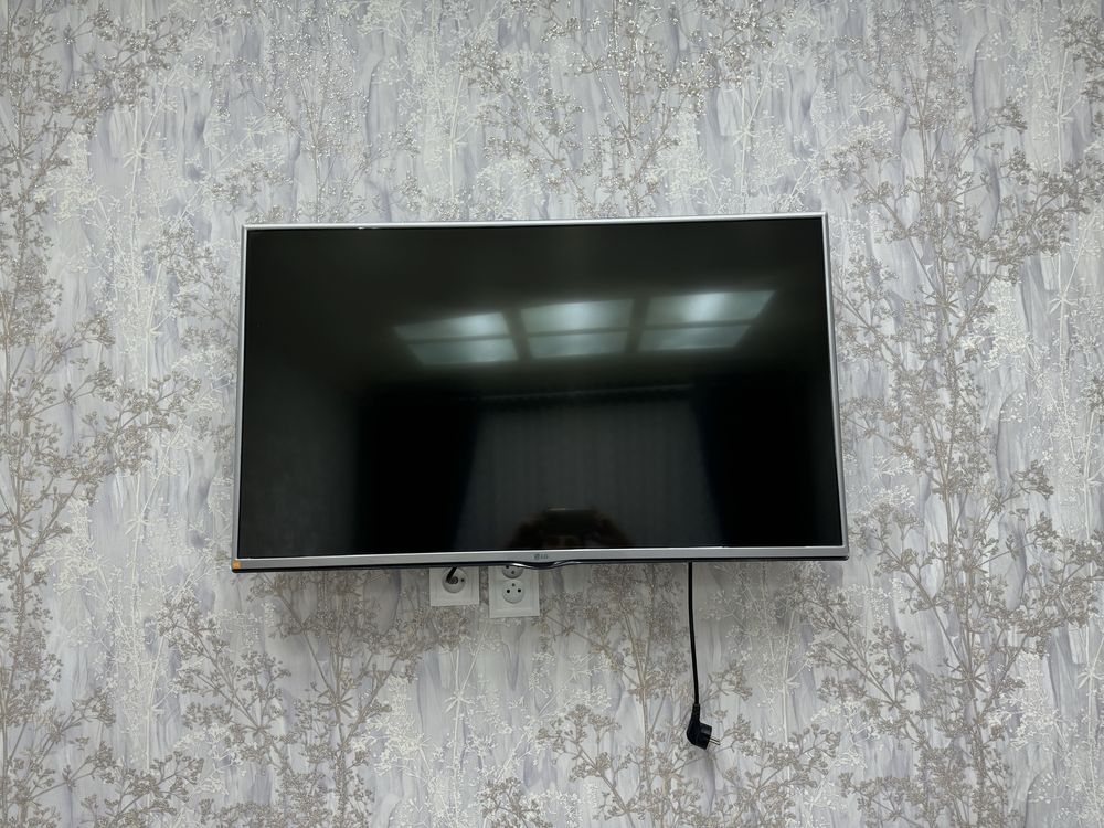 Televizor  sotiladi model LG 42