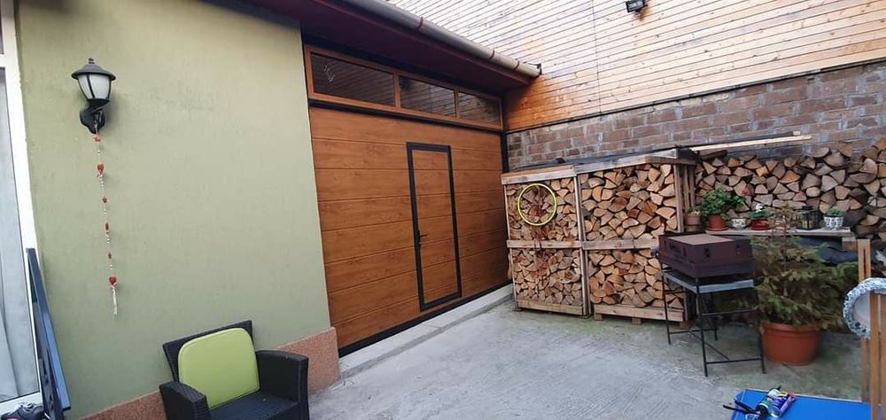 Usi de garaj sectionale rezidentiale