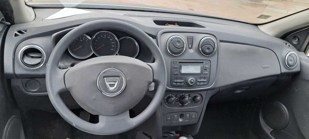 Дачия Сандеро 0,900 турбо бензин . На части