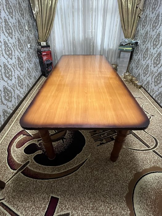 Стол ва 12 стул срочно сотилади!