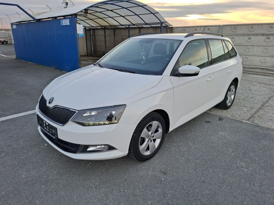 Skoda fabia 05/2017 1.0 benzina MPI daylight Front assist