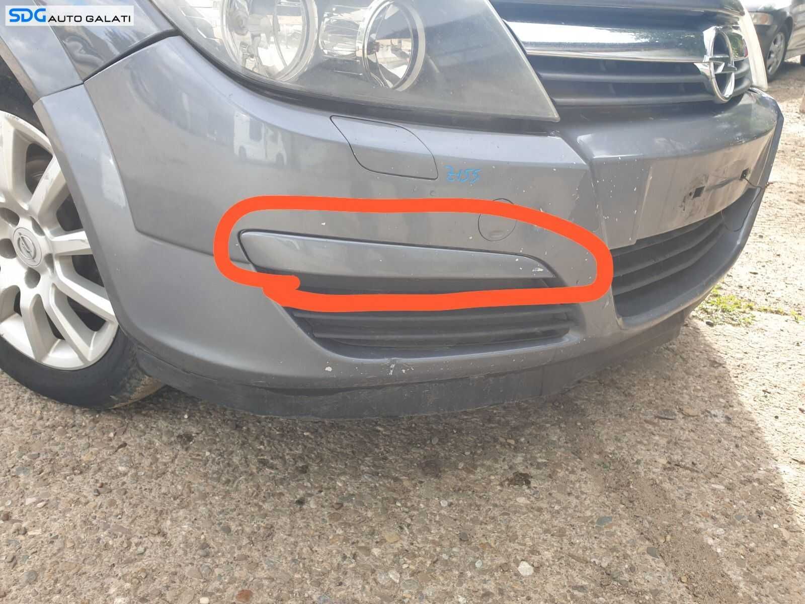 Bandou Ornament Dreapta de pe Spoiler Bara Fata Opel Astra H 2004 - 2007 Culoare Z155