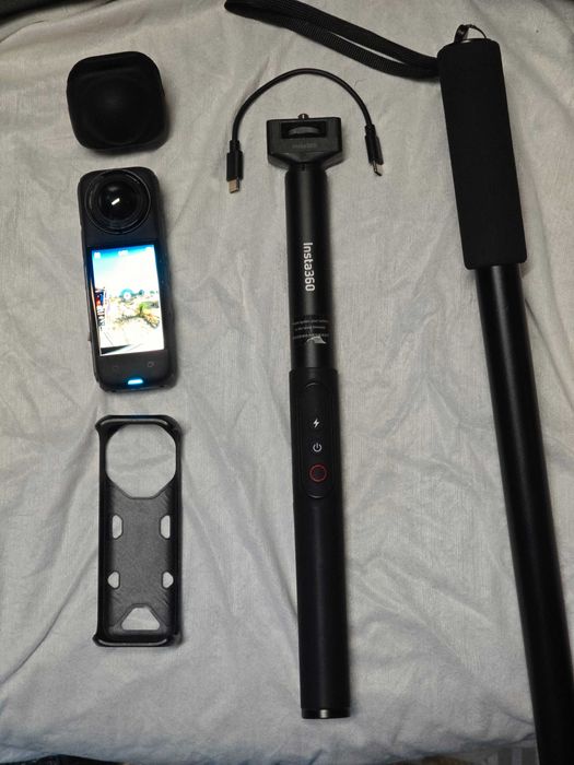 Vand kit Insta360 X4 filamre 8K 360° de exceptie.