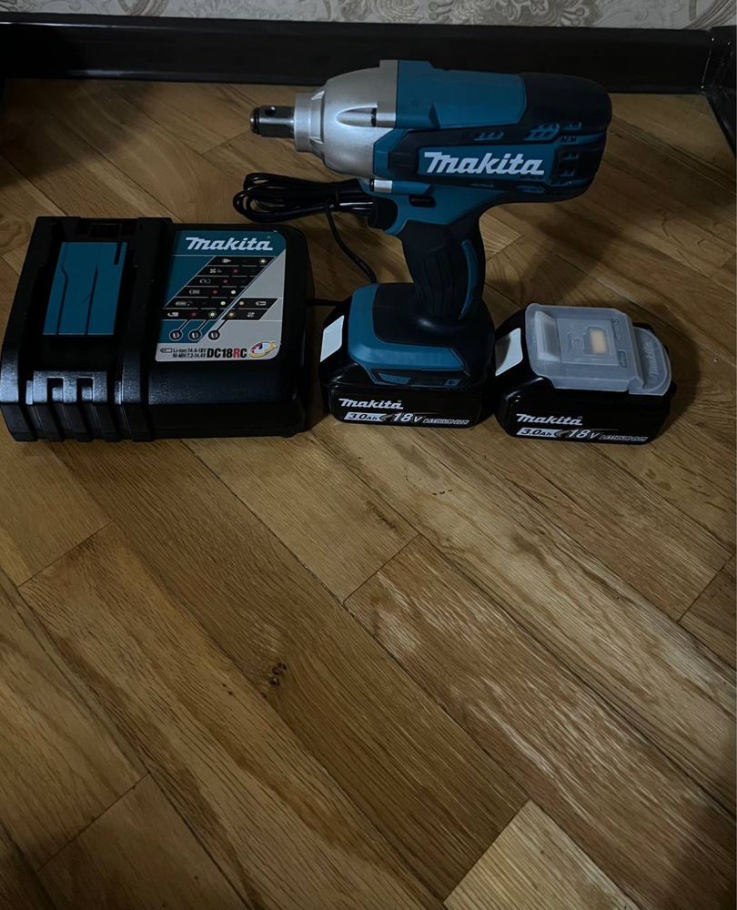 Аккумуляторный ударный гайковерт Makita DTW190