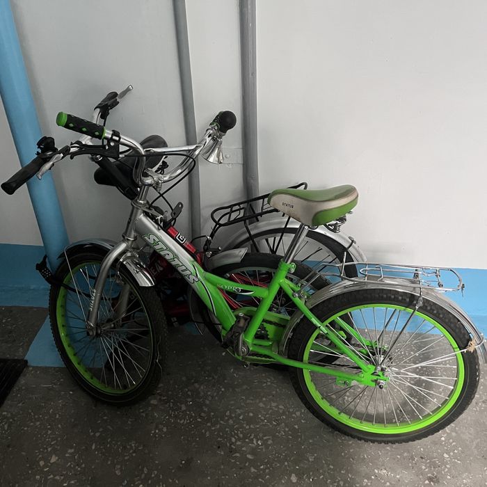 Зеленый велик целый