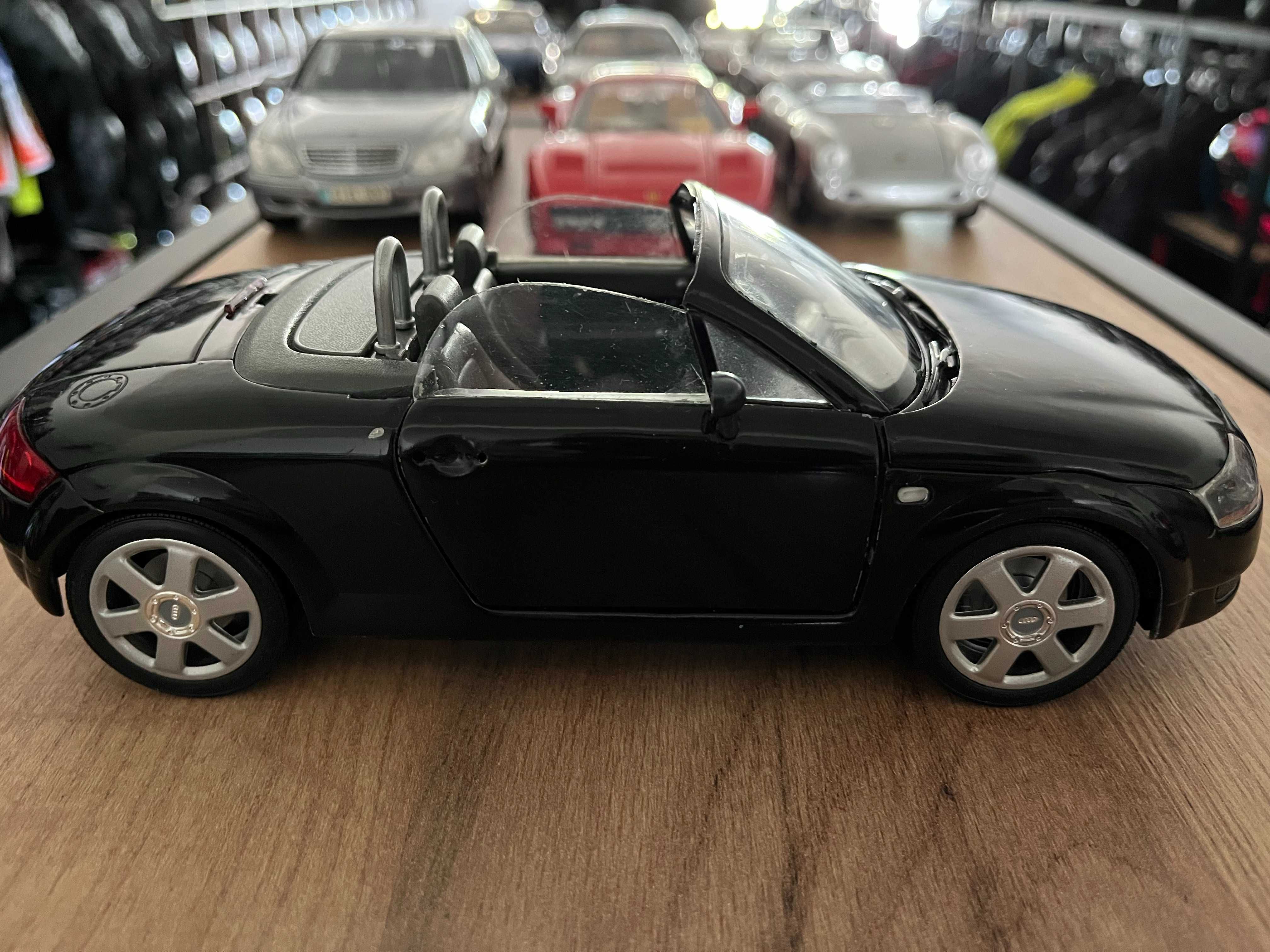 Метална колекционерска колички REVELL AUDI TT V5 TURBO мащаб 1:18