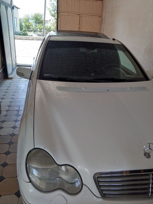 Mercedes benz c200