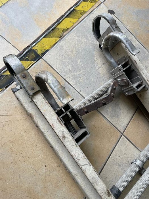 Scara din fibra de sticla 3.80m 12 trepete -A-