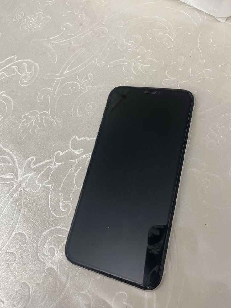Продам Iphone XR