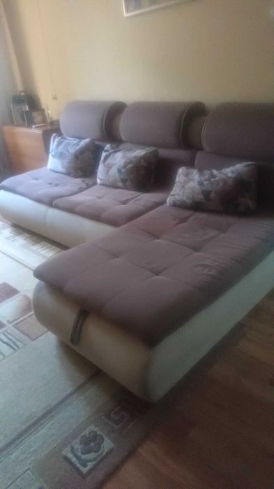 Продам диван вместительный