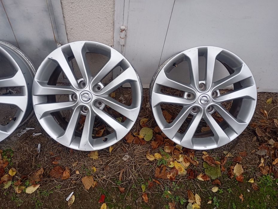 Оригинални Джанти Nisan 17"