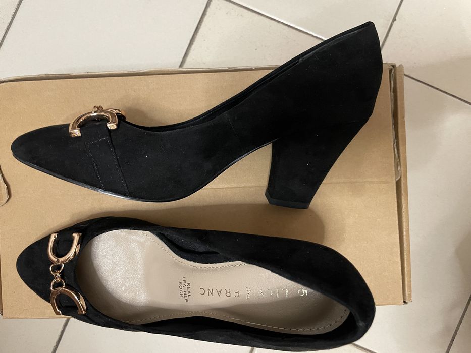 Кожени обувки на висок ток