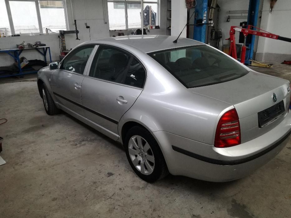 Шкода Супърб 2,0 140кс 2005г Skoda Superb На Части