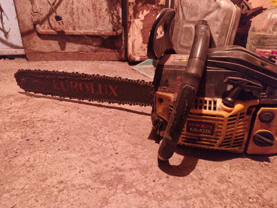 Продам бензопилу