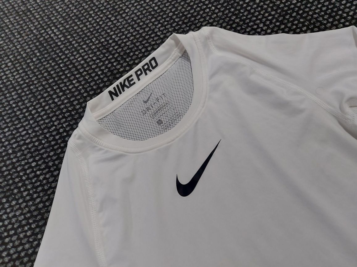 Nike pro мъжка блуза S бяла и синя
